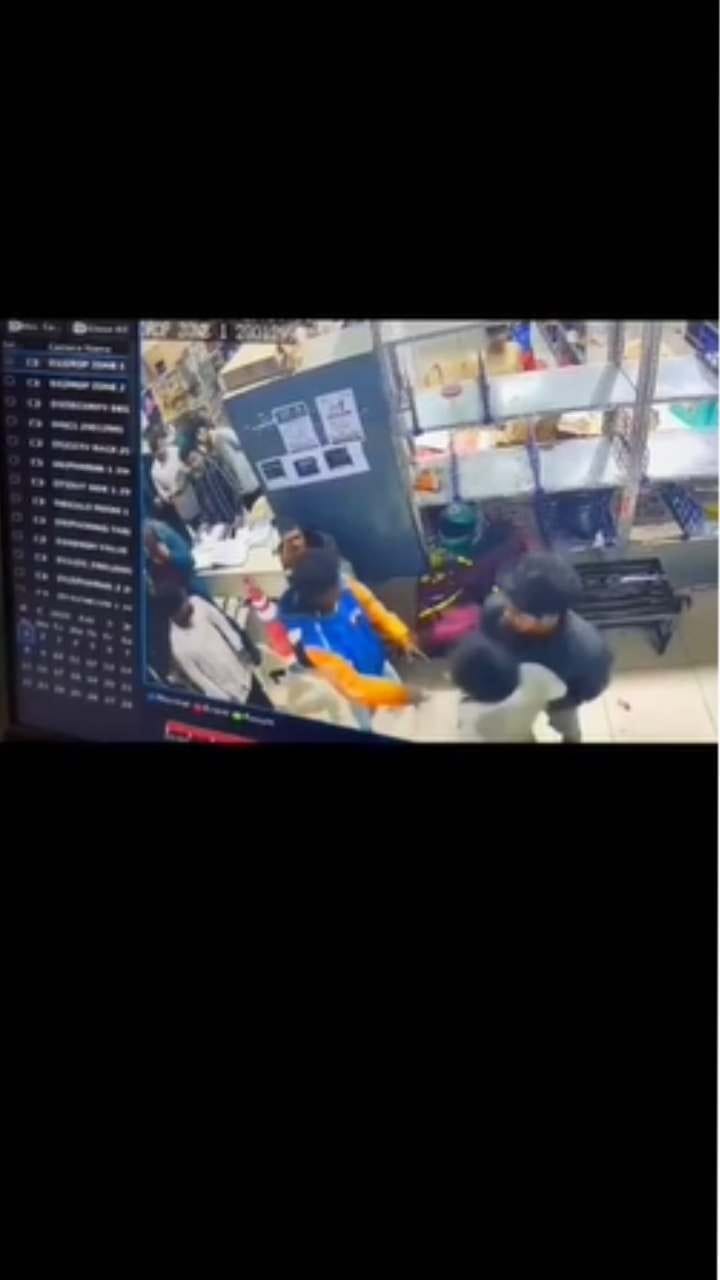 ಡೆಲಿವರಿ ಬಾಯ್ ಮೇಲೆ ಪುಂಡರಿಂದ ಹಲ್ಲೆ: ವಿಡಿಯೋ ಸೆರೆ