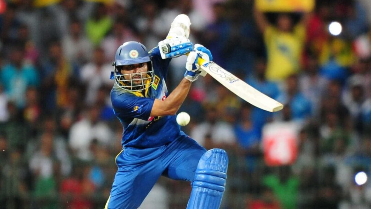 ಎರಡನೇ ಸ್ಥಾನದಲ್ಲರುವ ಶ್ರೀಲಂಕಾದ ಸ್ಫೋಟಕ ಆರಂಭಿಕ ಆಟಗಾರ ತಿಲಕರತ್ನೆ ದಿಲ್ಶಾನ್ ಕೂಡ ಅಫ್ರಿದಿಯಂತೆ ಐದು ಬಾರಿ ಶೂನ್ಯಕ್ಕೆ ಔಟಾಗಿದ್ದಾರೆ. ಆದಾಗ್ಯೂ ಲಂಕಾ ಕ್ರಿಕೆಟ್​ಗೆ ದಿಲ್ಶನ್ ನೀಡಿರುವ ಕೊಡುಗೆ ಸ್ಮರಣೀಯವಾಗಿದೆ ಲಂಕಾ ತಂಡದ ವಿಶ್ವಕಪ್ ಗೆಲುವಿನಲ್ಲಿ  ತಿಲಕರತ್ನೆ ದಿಲ್ಶಾನ್ ಅವರ ಪಾತ್ರ ಪ್ರಮುಖವಾಗಿತ್ತು.
