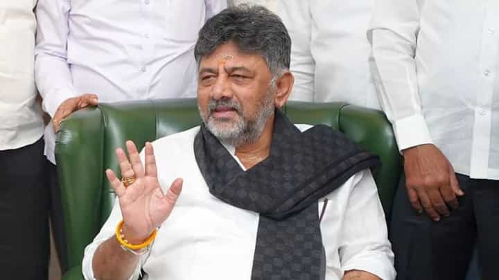 ಸಿಎಂ ಕುರ್ಚಿ ಕದನ: ಹೈಕಮಾಂಡ್ ಭೇಟಿ ಬಳಿಕವೂ ಡಿಕೆಶಿಗೆ ಸಿಕ್ಕಿಲ್ವಾ ಸ್ವಷ್ಟ ಚಿತ್ರಣ? ಸಿಎಂ ಕುರ್ಚಿ ಕದನ: ಹೈಕಮಾಂಡ್ ಭೇಟಿ ಬಳಿಕವೂ ಡಿಕೆಶಿಗೆ ಸಿಕ್ಕಿಲ್ವಾ ಸ್ವಷ್ಟ ಚಿತ್ರಣ?