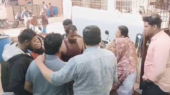 ದೇವಸ್ಥಾನದ ಸುಪ್ರಭಾತ ಹಾಡು ಹಾಕಿರುವುದಕ್ಕೆ ಮುಸ್ಲಿಂ ಯವಕನಿಂದ ಕಿರಿಕ್ ದೇವಸ್ಥಾನದ ಸುಪ್ರಭಾತ ಹಾಡು ಹಾಕಿರುವುದಕ್ಕೆ ಮುಸ್ಲಿಂ ಯವಕನಿಂದ ಕಿರಿಕ್