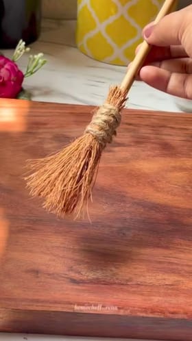 ತವಾಗೆ ಎಣ್ಣೆ ಹಚ್ಚಲು ತೆಂಗಿನ ನಾರಿನಿಂದ ಮಾಡಿ ಬ್ರಷ್