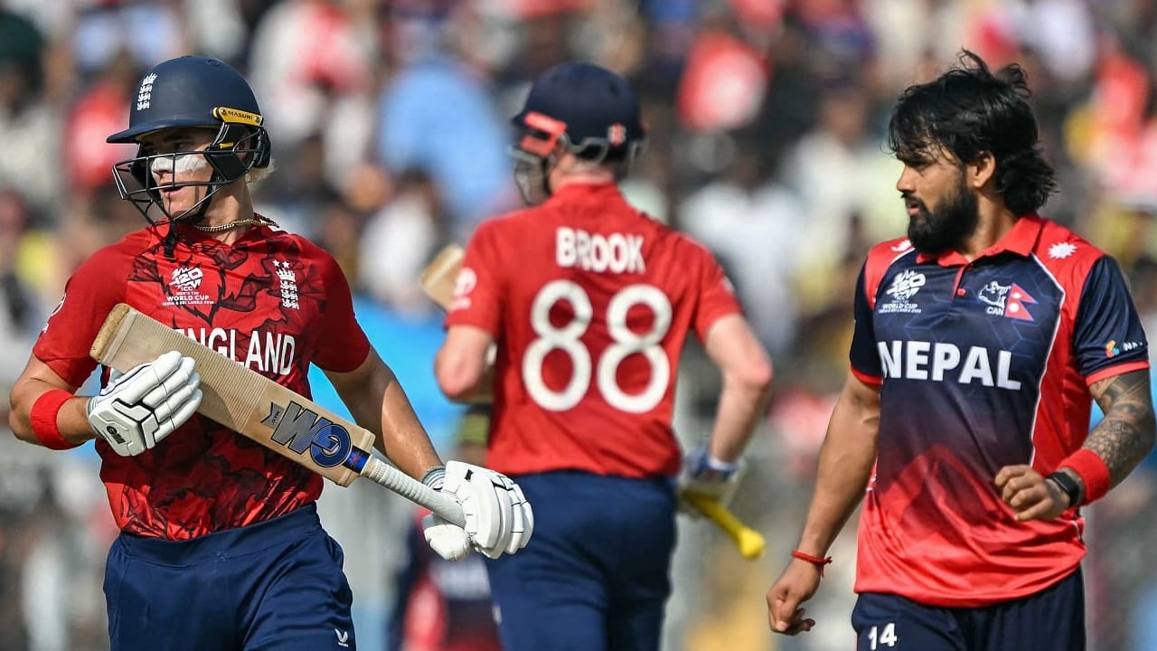 ಈ ಪಂದ್ಯದಲ್ಲಿ ಟಾಸ್ ಗೆದ್ದು ಮೊದಲು ಬ್ಯಾಟ್ ಮಾಡಿದ ಇಂಗ್ಲೆಂಡ್ ತಂಡದ ಪರ ಜೇಕಬ್ ಬೆಥೆಲ್ (55) ಹಾಗೂ ಹ್ಯಾರಿ ಬ್ರೂಕ್ (53) ಅರ್ಧಶತಕ ಬಾರಿಸಿದ್ದರು. ಈ ಹಾಫ್ ಸೆಂಚುರಿಗಳ ನೆರವಿನೊಂದಿಗೆ ಇಂಗ್ಲೆಂಡ್ ತಂಡ 20 ಓವರ್​​​ಗಳಲ್ಲಿ ಕಲೆಹಾಕಿದ್ದು ಬರೋಬ್ಬರಿ 184 ರನ್​​ಗಳು.