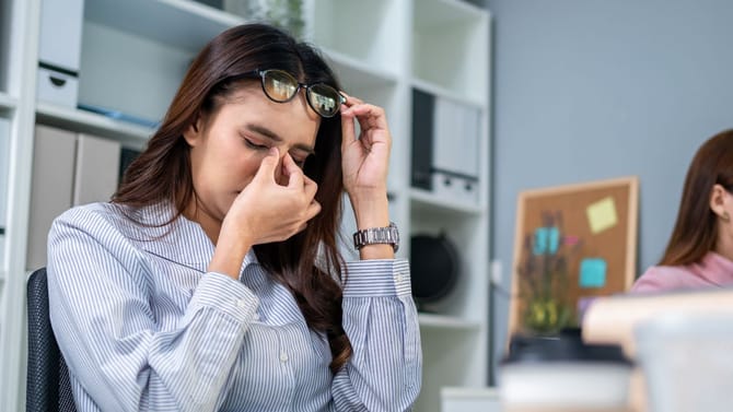 ಕಣ್ಣುಗಳ ಮೇಲೆ ನೋವು ಕಂಡುಬರುವುದಕ್ಕೆ ಕಾರಣವೇನು?