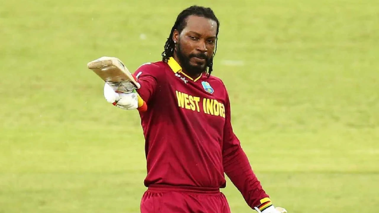 ಇದಕ್ಕೂ ಮುನ್ನ ಈ ದಾಖಲೆ ವೆಸ್ಟ್ ಇಂಡೀಸ್​ನ ಕ್ರಿಸ್ ಗೇಲ್ ಹೆಸರಿನಲ್ಲಿತ್ತು. 2010ರ ಟಿ20 ವಿಶ್ವಕಪ್​ನಲ್ಲಿ ವೆಸ್ಟ್ ಇಂಡೀಸ್ ತಂಡದ ನಾಯಕನಾಗಿ ಕಣಕ್ಕಿಳಿದಿದ್ದ ಗೇಲ್ ಭಾರತದ ವಿರುದ್ಧದ ಪಂದ್ಯದಲ್ಲಿ 98 ರನ್ ಬಾರಿಸಿದ್ದರು. ಈ ಮೂಲಕ ಟಿ20 ವಿಶ್ವಕಪ್​ನಲ್ಲಿ ಗರಿಷ್ಠ ಸ್ಕೋರ್​ ಗಳಿಸಿದ ನಾಯಕ ಎನಿಸಿಕೊಂಡಿದ್ದರು.