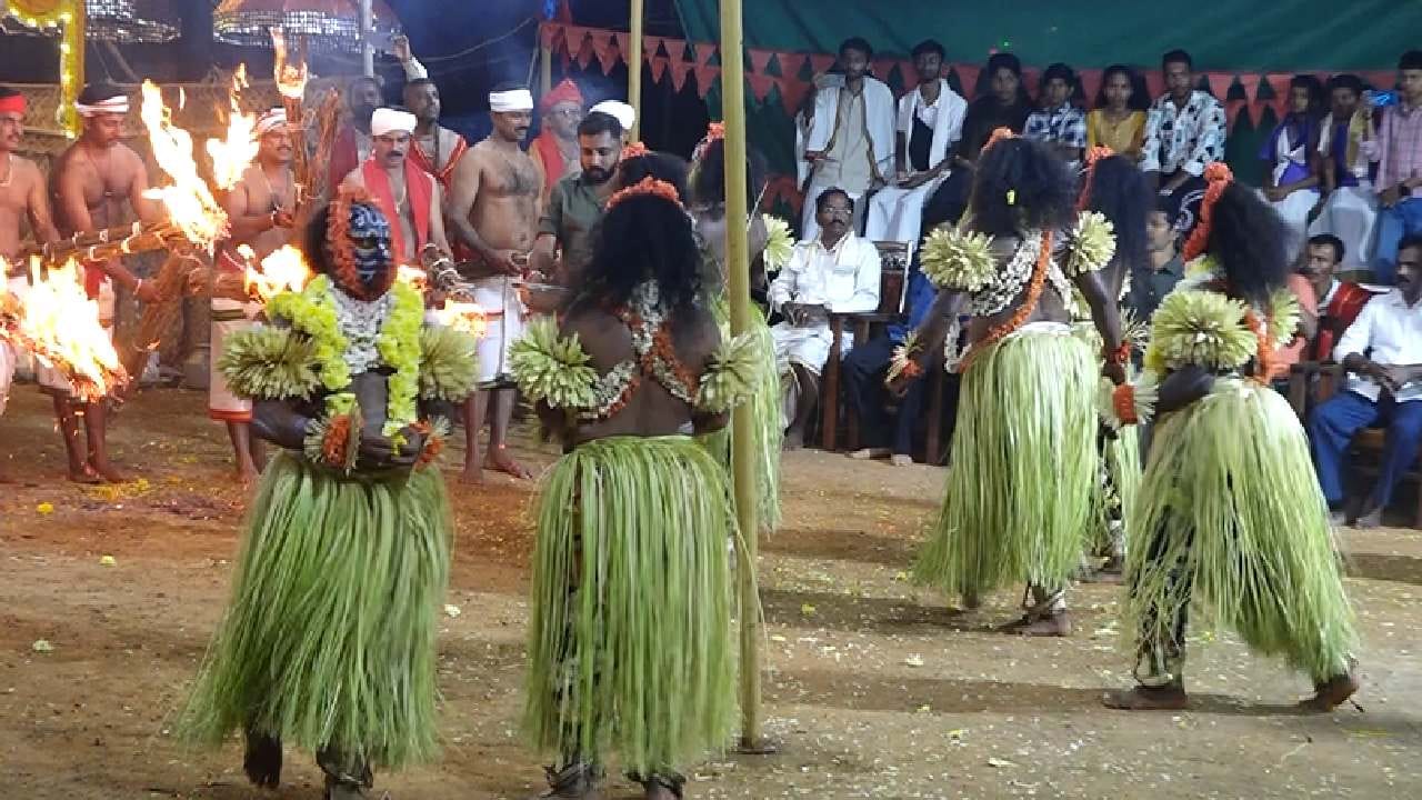 ಕರಾವಳಿ ಭಾಗದಲ್ಲಿ ಆರಾಧಿಸಲ್ಪಡುವ, ಶಿವಗಣಕ್ಕೆ ಸೇರಿದವನೆಂದು ನಂಬುವ ಗುಳಿಗ ಅತ್ಯಂತ ಕೋಪಿಷ್ಟ. ಕ್ಷೇತ್ರ ರಕ್ಷಕನಾಗಿ ಪಂಜುರ್ಲಿ ದೈವದ ಜೊತೆಗೂಡಿ ಆರಾಧನೆ ಪಡೆಯುವ ಈ ದೈವಕ್ಕೆ ಸಾಮಾನ್ಯವಾಗಿ ಏಕಕಾಲದಲ್ಲಿ ಒಂದೆರಡು ದೈವಗಳು ಹೀಗೇ ನರ್ತನ ಸೇವೆ ಮಾಡುವುದಿದೆ. ಆದರೆ ಕರಾವಳಿಯ ಒಂದು ಕಡೆ ಮಾತ್ರ ಏಕೈಕ ನವ ಗುಳಿಗ ಸೇವೆ ನಡೆಯುತ್ತದೆ.
