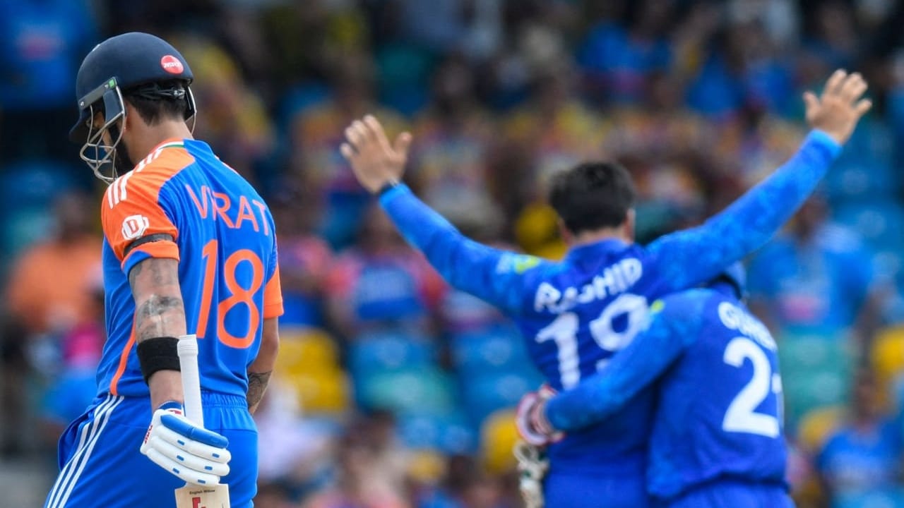 ಟಿ20 ಅಂತಾರಾಷ್ಟ್ರೀಯ ಕ್ರಿಕೆಟ್‌ನಲ್ಲಿ ಮೊದಲ ಡಬಲ್ ಸೂಪರ್ ಓವರ್ ಪಂದ್ಯ ನಡೆದಿದ್ದು 2024 ರಲ್ಲಿ. ಅದು ಸಹ ಭಾರತ ಮತ್ತು ಅಫ್ಘಾನಿಸ್ತಾನ್ ನಡುವೆ. ಬೆಂಗಳೂರಿನ ಚಿನ್ನಸ್ವಾಮಿ ಸ್ಟೇಡಿಯಂನಲ್ಲಿ ನಡೆದಿದ್ದ ಈ ಪಂದ್ಯದಲ್ಲಿ ಮೊದಲು ಬ್ಯಾಟ್ ಮಾಡಿದ ಟೀಮ್ ಇಂಡಿಯಾ 20 ಓವರ್‌ಗಳಲ್ಲಿ 212 ರನ್ ಕಲೆಹಾಕಿದ್ದರು. ಈ ಗುರಿ ಬೆನ್ನತ್ತಿದ ಅಫ್ಘಾನಿಸ್ತಾನ್ ಕೂಡ 212 ರನ್ ಗಳಿಸಿ ಪಂದ್ಯವನ್ನು ಟೈ ಮಾಡಿಕೊಂಡರು.