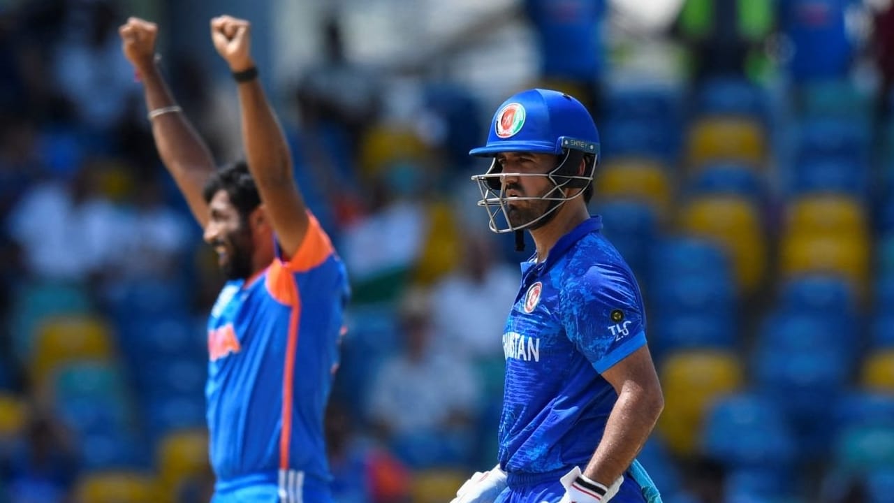 ಆ ಬಳಿಕ ನಡೆದ ಮೊದಲ ಸೂಪರ್ ಓವರ್ ನಲ್ಲಿ ಅಫ್ಘಾನಿಸ್ತಾನ್ 16 ರನ್ ಕಲೆಹಾಕಿತು. ಈ ಗುರಿ ಬೆನ್ನತ್ತಿದ ಟೀಮ್ ಇಂಡಿಯಾ ಗಳಿಸಿದ್ದು ಕೂಡ 16 ರನ್. ಆ ನಂತರ ನಡೆದ ದ್ವಿತೀಯ ಸೂಪರ್ ಓವರ್‌ನಲ್ಲಿ ಟೀಮ್ ಇಂಡಿಯಾ 11 ರನ್ ಕಲೆಹಾಕಿದರು.12 ರನ್ ಗಳ ಗುರಿ ಬೆನ್ನತ್ತಿದ ಅಫ್ಘಾನಿಸ್ತಾನ್ 1 ರನ್ ಗಳಿಸುವಷ್ಟರಲ್ಲಿ 2 ವಿಕೆಟ್ ಕಳೆದುಕೊಂಡಿತು. ಈ ಮೂಲಕ ಟಿ೨೦ ಅಂತಾರಾಷ್ಟ್ರೀಯ ಕ್ರಿಕೆಟ್‌ನ ಮೊದಲ ಡಬಲ್ ಸೂಪರ್ ಓವರ್ ಪಂದ್ಯವನ್ನು ಟೀಮ್ ಇಂಡಿಯಾ ಗೆದ್ದಿದ್ದರು.