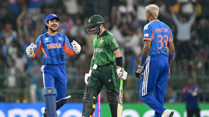 ಪವರ್‌ಪ್ಲೇನಲ್ಲಿಯೇ ಪವರ್ ಕಳೆದುಕೊಂಡ ಪಾಕಿಸ್ತಾನ