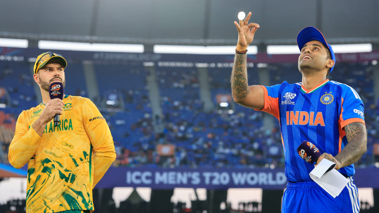 IND vs SA: ಸೂಪರ್ 8 ಪಂದ್ಯದಿಂದ ಉಪನಾಯಕನನ್ನೇ ಹೊರಗಿಟ್ಟ ಸೂರ್ಯ IND vs SA: ಸೂಪರ್ 8 ಪಂದ್ಯದಿಂದ ಉಪನಾಯಕನನ್ನೇ ಹೊರಗಿಟ್ಟ ಸೂರ್ಯ