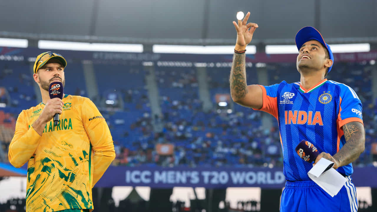 IND vs SA: ಸೂಪರ್ 8 ಪಂದ್ಯದಿಂದ ಉಪನಾಯಕನನ್ನೇ ಹೊರಗಿಟ್ಟ ಸೂರ್ಯ IND vs SA: ಸೂಪರ್ 8 ಪಂದ್ಯದಿಂದ ಉಪನಾಯಕನನ್ನೇ ಹೊರಗಿಟ್ಟ ಸೂರ್ಯ