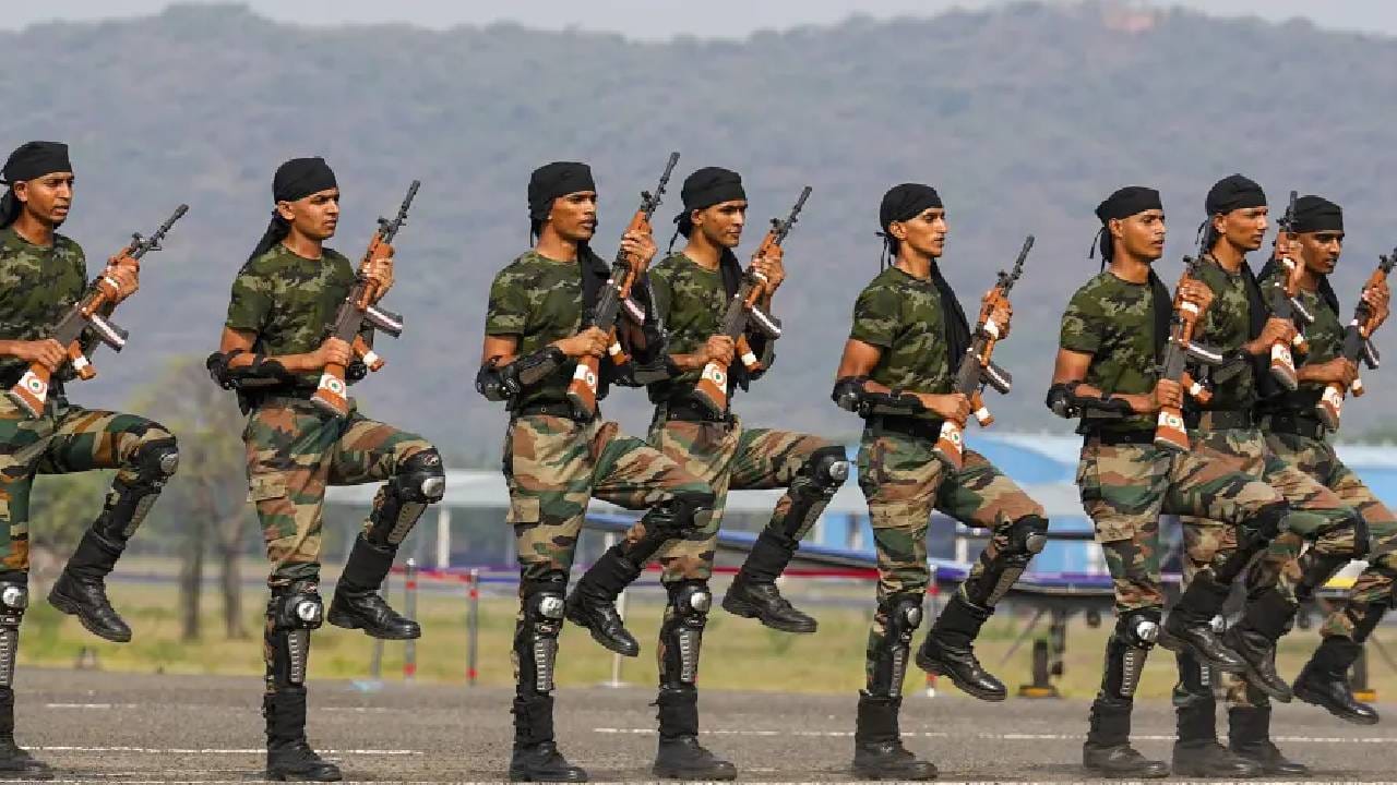 Indian Army Recruitment: ಭಾರತೀಯ ಸೇನೆಯಲ್ಲಿ ಅಗ್ನಿವೀರ್ ನೇಮಕಾತಿ; ಅರ್ಜಿ ಸಲ್ಲಿಸುವ ವಿಧಾನ ಇಲ್ಲಿದೆ Indian Army Recruitment: ಭಾರತೀಯ ಸೇನೆಯಲ್ಲಿ ಅಗ್ನಿವೀರ್ ನೇಮಕಾತಿ; ಅರ್ಜಿ ಸಲ್ಲಿಸುವ ವಿಧಾನ ಇಲ್ಲಿದೆ