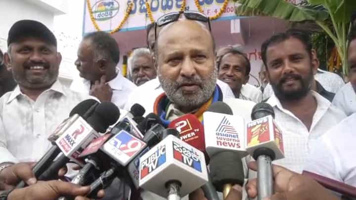 ಡಿಕೆ ಶಿವಕುಮಾರ್ ಸಿಎಂ ಆಗುವ ಬಗ್ಗೆ ಮತ್ತೊಮ್ಮೆ ಭವಿಷ್ಯ ನುಡಿದ ಶಾಸಕ ಇಕ್ಬಾಲ್ ಹುಸೇನ್ ಡಿಕೆ ಶಿವಕುಮಾರ್ ಸಿಎಂ ಆಗುವ ಬಗ್ಗೆ ಮತ್ತೊಮ್ಮೆ ಭವಿಷ್ಯ ನುಡಿದ ಶಾಸಕ ಇಕ್ಬಾಲ್ ಹುಸೇನ್