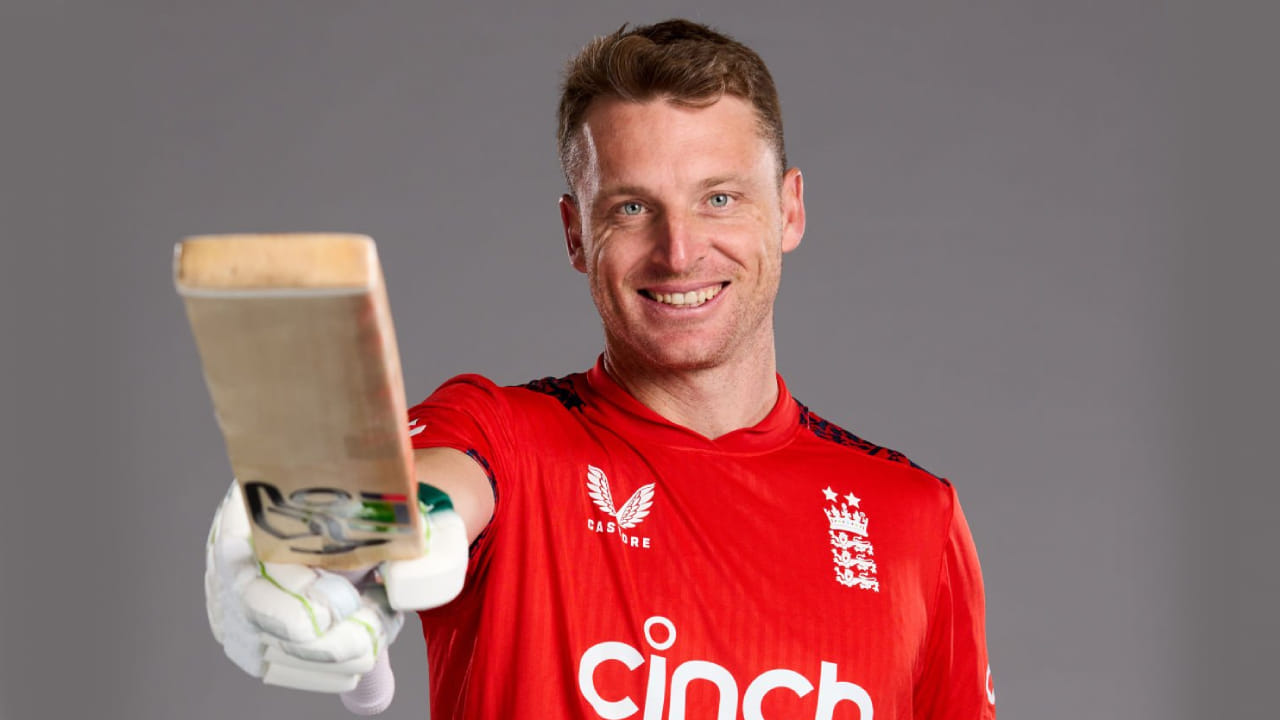 ಇಂಗ್ಲೆಂಡ್ ತಂಡದ ಸ್ಟಾರ್ ಬ್ಯಾಟರ್ ಜೋಸ್ ಬಟ್ಲರ್ (Jos Buttler) ಅಂತಾರಾಷ್ಟ್ರೀಯ ಕ್ರಿಕೆಟ್ನಲ್ಲಿ ಹೊಸ ಇತಿಹಾಸ ಬರೆದಿದ್ದಾರೆ. ಅದು ಸಹ ಇಂಗ್ಲೆಂಡ್ ಪರ ಅತ್ಯಧಿಕ ಪಂದ್ಯಗಳನ್ನಾಡುವ ಮೂಲಕ. ಈ ಮೂಲಕ ಆಂಗ್ಲರ ಪರ ಬಟ್ಲರ್ ಹೊಸ ದಾಖಲೆ ನಿರ್ಮಿಸಿದ್ದಾರೆ.
