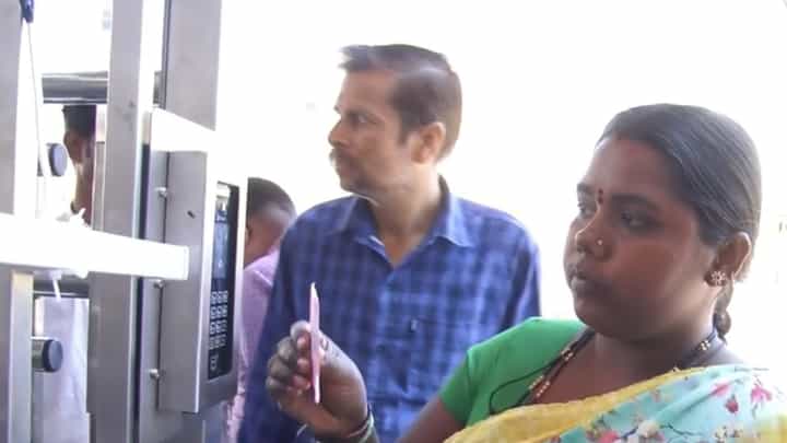 ಶಿಶುಗಳ ಕಳ್ಳತನ ತಡೆಯಲು ಹೊಸ ಪ್ಲಾನ್ ಮಾಡಿದ ಹುಬ್ಬಳ್ಳಿ ಕಿಮ್ಸ್ ಆಸ್ಪತ್ರೆ ಶಿಶುಗಳ ಕಳ್ಳತನ ತಡೆಯಲು ಹೊಸ ಪ್ಲಾನ್ ಮಾಡಿದ ಹುಬ್ಬಳ್ಳಿ ಕಿಮ್ಸ್ ಆಸ್ಪತ್ರೆ