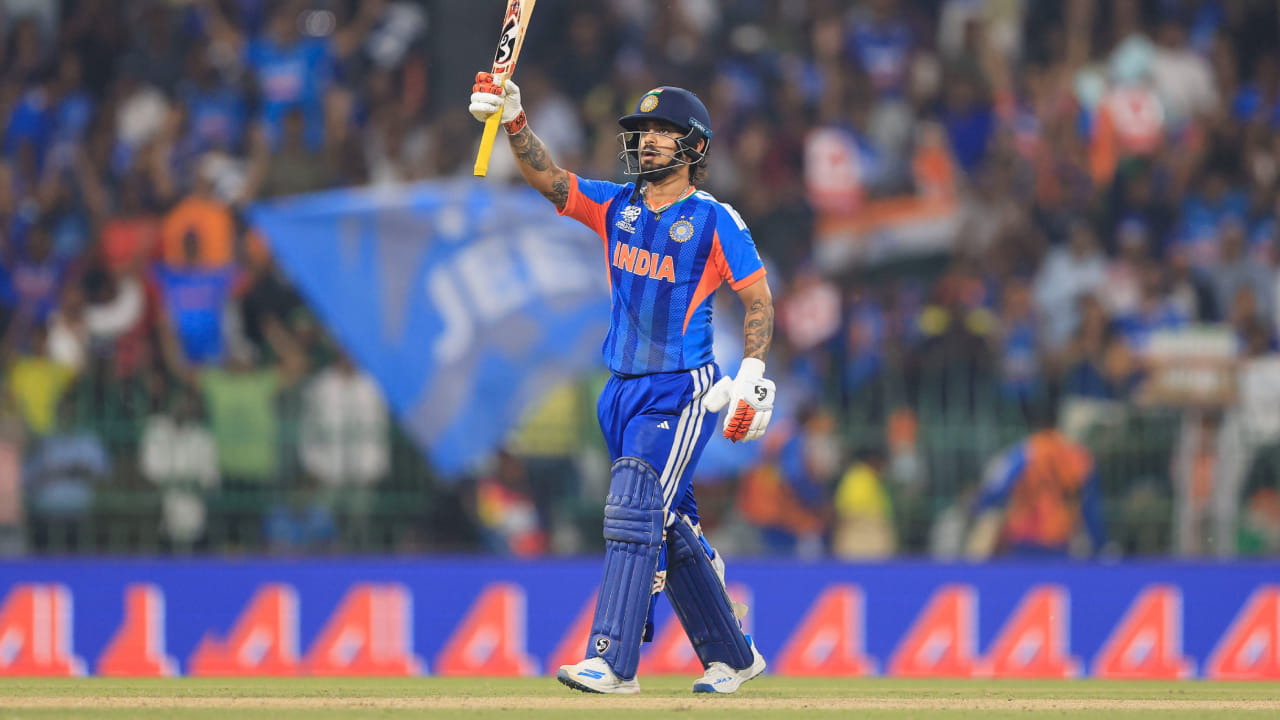 2026 ರ ಟಿ20 ವಿಶ್ವಕಪ್ ನಡುವೆ ಐಸಿಸಿ, ಇತ್ತೀಚಿನ ಟಿ20 ರ್ಯಾಂಕಿಂಗ್ ಪಟ್ಟಿಯನ್ನು ಬಿಡುಗಡೆ ಮಾಡಿದೆ. ಬಿಡುಗಡೆಯಾಗಿರುವ ನೂತನ ಪಟ್ಟಿಯಲ್ಲಿ ಟೀ ಇಂಡಿಯಾದ ಹೊಸ ಆರಂಭಿಕ ಆಟಗಾರ ಇಶಾನ್ ಕಿಶನ್ ಟಿ20 ವಿಶ್ವಕಪ್​ನಲ್ಲಿ ಗಮನಾರ್ಹ ಪ್ರದರ್ಶನ ನೀಡುವ ಮೂಲಕ ಟಾಪ್ 10 ರಲ್ಲಿ ಸ್ಥಾನ ಪಡೆದಿದ್ದಾರೆ. 