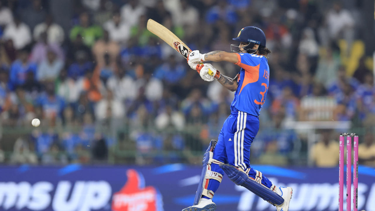 ಪಾಕಿಸ್ತಾನದ ಸಾಹಿಬ್‌ಜಾದಾ ಫರ್ಹಾದನ್ ಎರಡು ಸ್ಥಾನ ಕುಸಿದು ಐದನೇ ಸ್ಥಾನಕ್ಕೆ ಇಳಿದಿದ್ದಾರೆ. ಸೂರ್ಯಕುಮಾರ್ ಯಾದವ್ ಆರನೇ ಸ್ಥಾನದಲ್ಲಿದ್ದರೆ, ಜೋಸ್ ಬಟ್ಲರ್ ಮೂರು ಸ್ಥಾನ ಕುಸಿದು 7ನೇ ಸ್ಥಾನಕ್ಕೆ ಇಳಿದಿದ್ದಾರೆ. ಇಶಾನ್ ಕಿಶನ್ 8ನೇ ಸ್ಥಾನದಲ್ಲಿದ್ದರೆ, ನ್ಯೂಜಿಲೆಂಡ್‌ನ ಟಿಮ್ ಸೀಫರ್ಟ್ 9ನೇ ಸ್ಥಾನ ಮತ್ತು ಟ್ರಾವಿಸ್ ಹೆಡ್ 10ನೇ ಸ್ಥಾನದಲ್ಲಿದ್ದಾರೆ.
