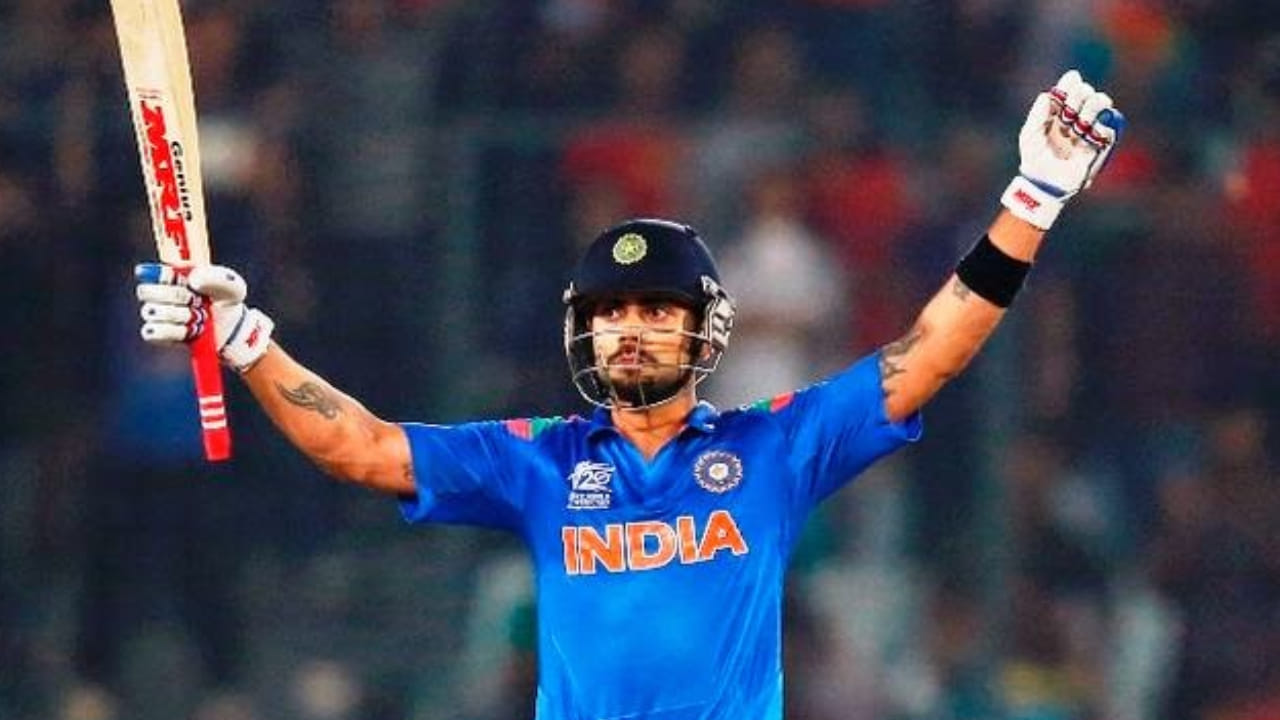 ಒಂದು ಆವೃತ್ತಿಯಲ್ಲಿ ಹೆಚ್ಚು ರನ್: ವಿರಾಟ್ ಕೊಹ್ಲಿ ಟೂರ್ನಿಯ ಇತಿಹಾಸದಲ್ಲಿ ಒಟ್ಟಾರೆ ಅತಿ ಹೆಚ್ಚು ರನ್ ಗಳಿಸಿದ ದಾಖಲೆಯನ್ನು ಹೊಂದಿದ್ದು, 35 ಪಂದ್ಯಗಳಲ್ಲಿ 1,292 ರನ್‌ ಬಾರಿಸಿದ್ದಾರೆ. 2014 ರಲ್ಲಿ ಬಾಂಗ್ಲಾದೇಶದಲ್ಲಿ ನಡೆದ ಟೂರ್ನಿಯಲ್ಲಿ ಆಡಿದ ಆರು ಇನ್ನಿಂಗ್ಸ್‌ಗಳಲ್ಲಿ 319 ರನ್ ಬಾರಿಸಿದ ಕೊಹ್ಲಿ ಒಂದೇ ಆವೃತ್ತಿಯಲ್ಲಿ ಅತಿ ಹೆಚ್ಚು ರನ್ ಗಳಿಸಿದ ದಾಖಲೆಯನ್ನು ಹೊಂದಿದ್ದಾರೆ. ಇದಲ್ಲದೆ, ಅವರು ಟೂರ್ನಮೆಂಟ್ ಇತಿಹಾಸದಲ್ಲಿ ಅತಿ ಹೆಚ್ಚು 50+ ಸ್ಕೋರ್‌ (15) ದಾಖಲಿಸಿದ ಸಾಧನೆಯನ್ನು ಮಾಡಿದ್ದಾರೆ.