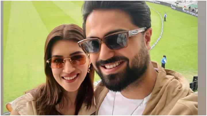 ಧೋನಿ ಆಪ್ತನ ಜೊತೆ ಸುತ್ತಾಡುತ್ತಿರುವ ಪರಮ ಸುಂದರಿ ಕೃತಿ ಸನನ್ ಧೋನಿ ಆಪ್ತನ ಜೊತೆ ಸುತ್ತಾಡುತ್ತಿರುವ ಪರಮ ಸುಂದರಿ ಕೃತಿ ಸನನ್