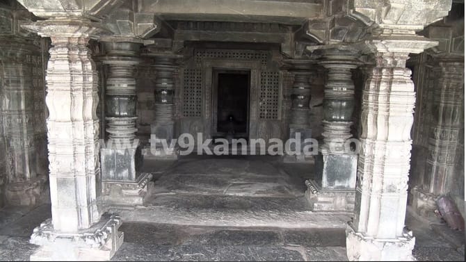 ಲಕ್ಕುಂಡಿಗೆ ಹರಿದುಬರುತ್ತಿದ್ದಾರೆ ಪ್ರವಾಸಿಗರು!