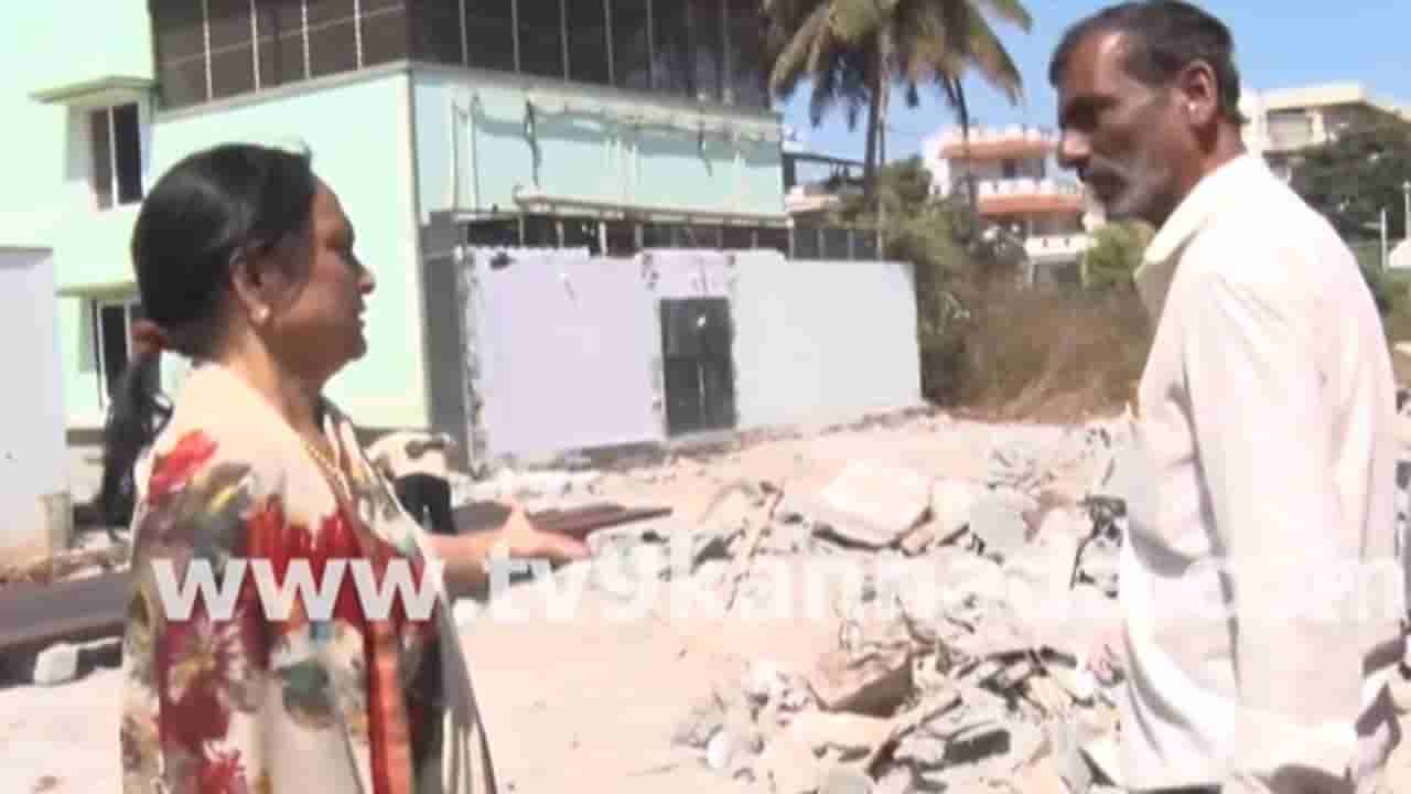 ತಾರಕಕ್ಕೇರಿದ ಯಶ್ ತಾಯಿ ಸೈಟ್ ವಿವಾದ: ಕೈಕೈ ಮಿಲಾಯಿಸುವ ಹಂತಕ್ಕೆ, ಏನಿದು ತಗಾದೆ?