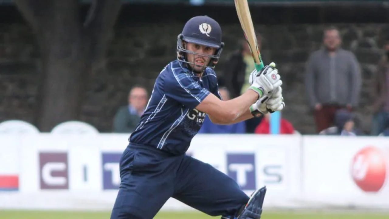 ಸ್ಕಾಟ್ಲೆಂಡ್​ನ ಸಿ.ಎಸ್. ಮ್ಯಾಕ್ಲಿಯೋಡ್ ಕೂಡ 4 ಬಾರಿ ಡಕ್ ಔಟ್ ಆಗಿದ್ದು ಈ ಪಟ್ಟಿಯಲ್ಲಿ ಸ್ಥಾನ ಪಡೆದಿದ್ದಾರೆ. ಸ್ಕಾಟ್ಲೆಂಡ್‌ ತಂಡದ ಒರ 2009-2022 ರ ನಡುವೆ 13 ಪಂದ್ಯಗಳನ್ನು ಆಡಿದ್ದ ಸಿ.ಎಸ್. ಮ್ಯಾಕ್ಲಿಯೋಡ್ 11 ಇನ್ನಿಂಗ್ಸ್‌ಗಳಲ್ಲಿ ಬ್ಯಾಟಿಂಗ್ ಮಾಡಿದ್ದು, 4 ಬಾರಿ ಖಾತೆ ತೆರೆಯದೆ ಪೆವಿಲಿಯನ್‌ ಸೇರಿಕೊಂಡಿದ್ದರು.
