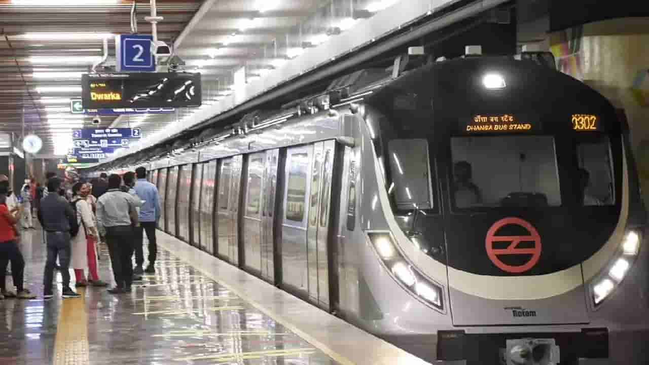 ದೆಹಲಿ ಮೆಟ್ರೋ ಎದುರು ಹಾರಿ ಬಾಲಕ ಆತ್ಮಹತ್ಯೆ