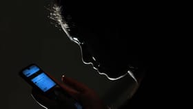 ಪೋಷಕರಿಗೆ ದೊಡ್ಡ ಸವಾಲಾದ ಮಕ್ಕಳ ಮೊಬೈಲ್ ಅಡಿಕ್ಷನ್: ನಿಮ್ಹಾನ್ಸ್ ಮೊರೆ ಹೋದ