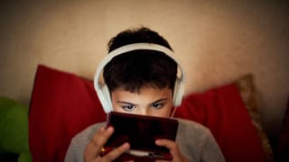 World Radio Day 2026: ಇಂಟರ್‌ನೆಟ್‌ ಯುಗದಲ್ಲೂ ಜನರ ವಿಶ್ವಾಸಾರ್ಹ ಧ್ವನಿಯಾಗಿ ಉಳಿದಿದೆ ರೇಡಿಯೋ