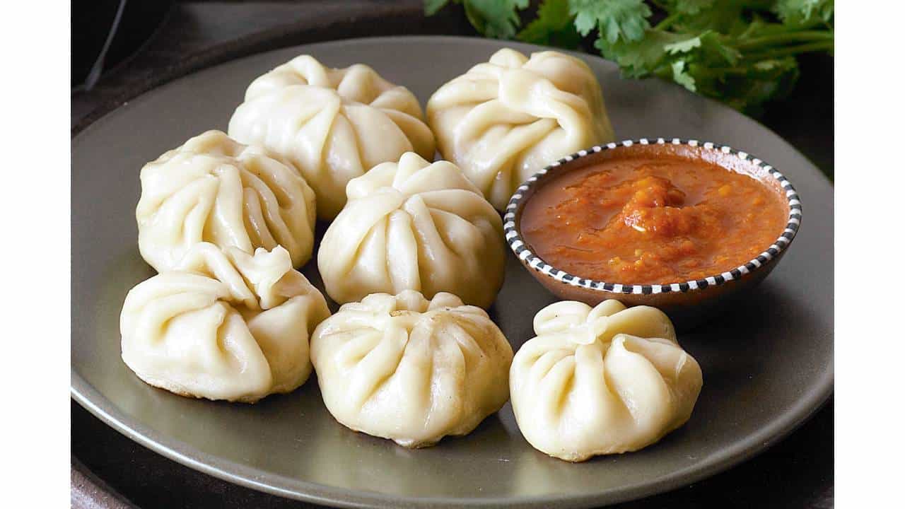 ನೂರು ಮೊಮೊ ಅಂಗಡಿಗಳನ್ನು ಕೊಳ್ಳಬಹುದಿತ್ತು, ಮೊಮೊ ತಿನ್ನುವ ಆಸೆಗೆ ಬಾಲಕ ಮಾಡಿದ್ದೇನು ನೋಡಿ ನೂರು ಮೊಮೊ ಅಂಗಡಿಗಳನ್ನು ಕೊಳ್ಳಬಹುದಿತ್ತು, ಮೊಮೊ ತಿನ್ನುವ ಆಸೆಗೆ ಬಾಲಕ ಮಾಡಿದ್ದೇನು ನೋಡಿ