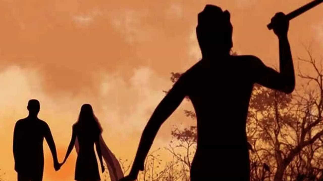 ಹಿಂದೂ ಯುವಕನೊಂದಿಗೆ ಅನ್ಯಕೋಮಿನ ಯುವತಿ ಓಡಾಟ; ಜೋಡಿಗೆ ಕಿರುಕುಳ ನೀಡಿದ ಅಪ್ರಾಪ್ತರು ಪೊಲೀಸ್ ವಶಕ್ಕೆ ಹಿಂದೂ ಯುವಕನೊಂದಿಗೆ ಅನ್ಯಕೋಮಿನ ಯುವತಿ ಓಡಾಟ; ಜೋಡಿಗೆ ಕಿರುಕುಳ ನೀಡಿದ ಅಪ್ರಾಪ್ತರು ಪೊಲೀಸ್ ವಶಕ್ಕೆ