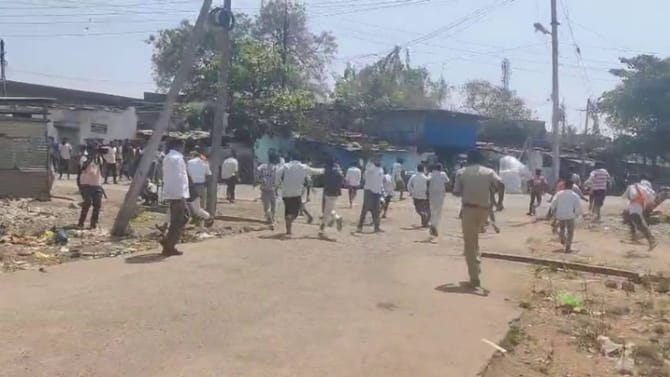 ಬಾಗಲಕೋಟೆ: ಕಲ್ಲು ತೂರಾಟ ಕೇಸ್​; ಇಬ್ಬರು ಹಿಂದೂ ಕಾರ್ಯಕರ್ತರ ಬಂಧನ