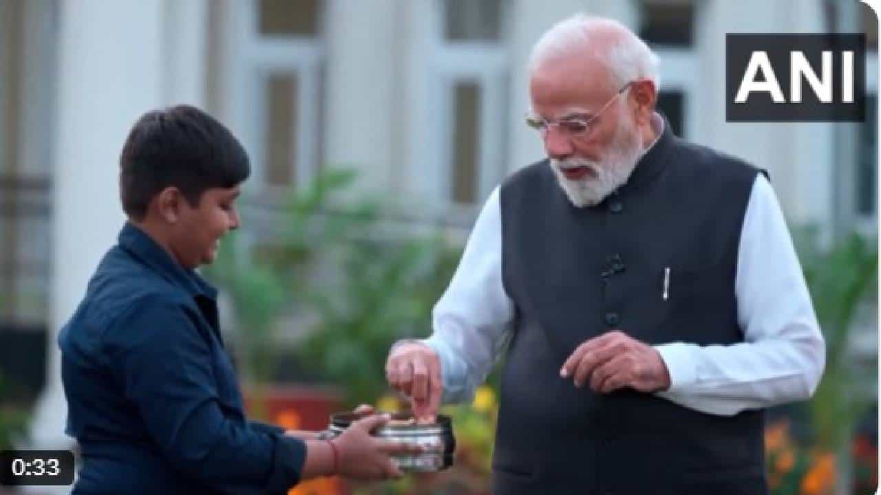 Pariksha Pe Charcha 2026: ಕೃತಕಬುದ್ಧಿಮತ್ತೆಯನ್ನು ನಿಮ್ಮ ಯಜಮಾನನನ್ನಾಗಿ ಮಾಡಿಕೊಂಡು, ಅದರ ಗುಲಾಮರಾಗಬೇಡಿ: ಮೋದಿ ಸಲಹೆ Pariksha Pe Charcha 2026: ಕೃತಕಬುದ್ಧಿಮತ್ತೆಯನ್ನು ನಿಮ್ಮ ಯಜಮಾನನನ್ನಾಗಿ ಮಾಡಿಕೊಂಡು, ಅದರ ಗುಲಾಮರಾಗಬೇಡಿ: ಮೋದಿ ಸಲಹೆ