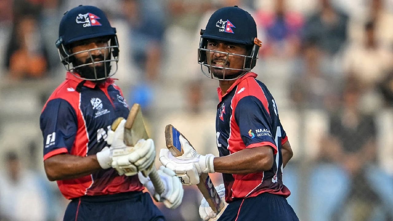 ಈ ಗುರಿಯನ್ನು ಬೆನ್ನತ್ತಿದ ನೇಪಾಳ ತಂಡವು ಭರ್ಒರಿ ಬ್ಯಾಟಿಂಗ್ ಪ್ರದರ್ಶಿಸಿತು. ಮೊದಲ 10 ಓವರ್​​​ಗಳಲ್ಲಿ 85 ರನ್ ಬಾರಿಸಿದ್ದ ನೇಪಾಳ ತಂಡವು ದ್ವಿತೀಯಾರ್ಧದಲ್ಲಿ ಬರೋಬ್ಬರಿ 95 ರನ್​ ಕಲೆಹಾಕಿದ್ದರು. ಈ ಮೂಲಕ 20 ಓವರ್​​​ಗಳಲ್ಲಿ 180 ರನ್​ಗಳಿಸಿ 4 ರನ್​​ಗಳಿಂದ ವಿರೋಚಿತವಾಗಿ ಸೋಲೊಪ್ಪಿಕೊಂಡಿತು.