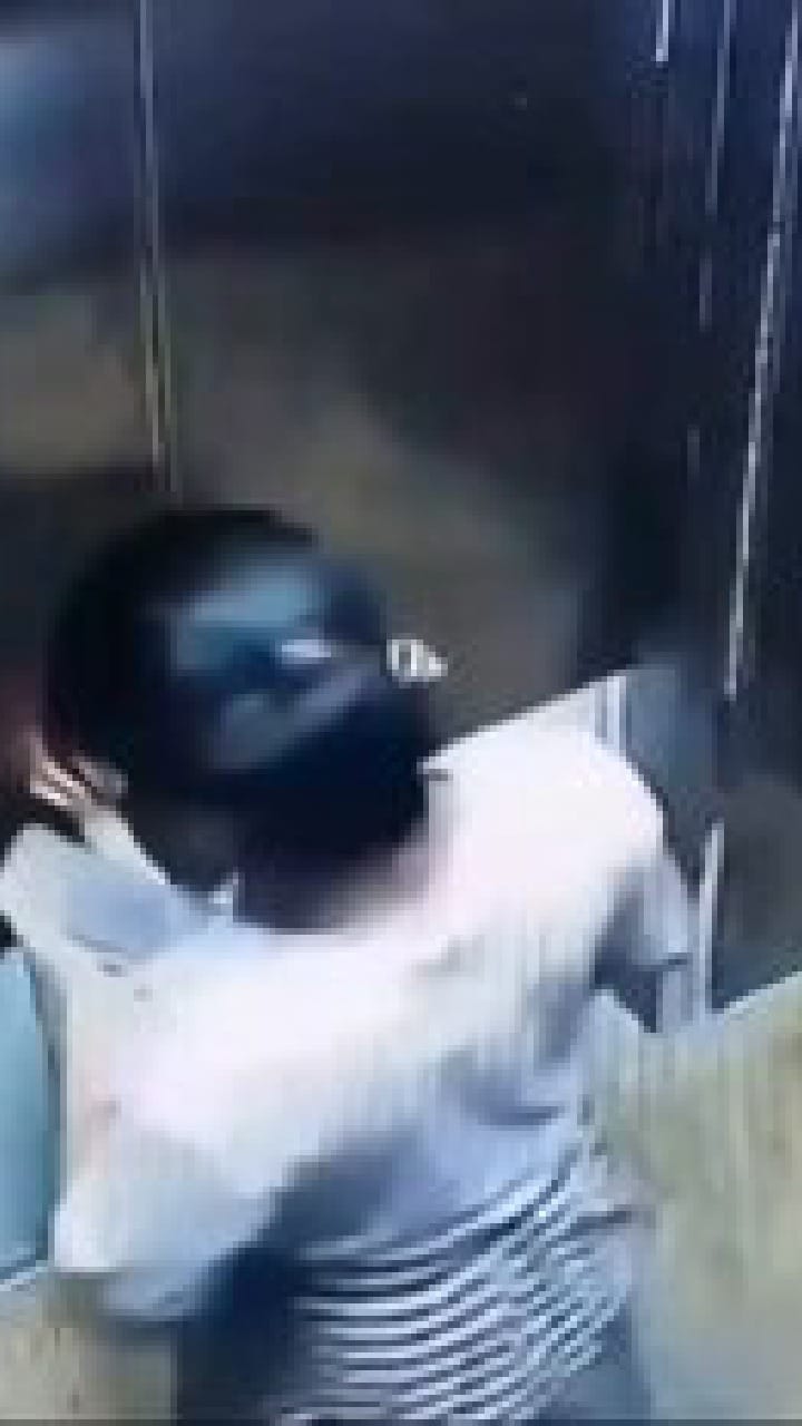 ಮೊಬೈಲ್​ನಲ್ಲಿ ಮುಳುಗಿದ್ದ ತಾಯಿ; ಲಿಫ್ಟ್​​ನೊಳಗೆ ಸಿಕ್ಕಿಕೊಂಡಿತು ಮಗುವಿನ ಕೈ