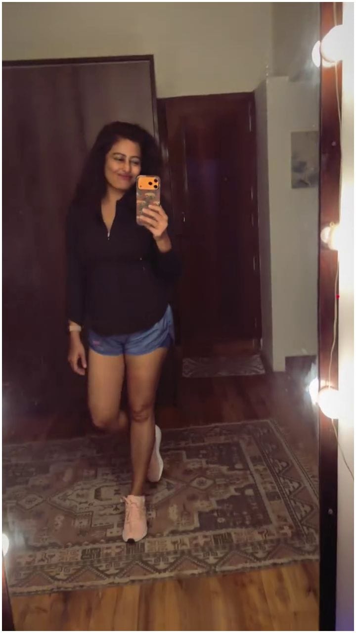 ನಿಧಿ ಸುಬ್ಬಯ್ಯಗೆ ಮಿರರ್ ಸೆಲ್ಫಿ ಕ್ರೇಜ್