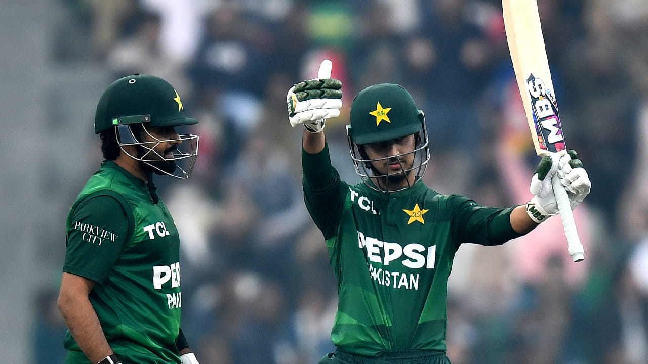 ಲಾಹೋರ್​ನ ಗದ್ದಾಫಿ ಸ್ಟೇಡಿಯಂನಲ್ಲಿ ನಡೆದ ಮೂರನೇ ಟಿ20 ಪಂದ್ಯದಲ್ಲಿ ಮೊದಲು ಬ್ಯಾಟ್ ಮಾಡಿದ ಪಾಕಿಸ್ತಾನ್ ತಂಡವು 20 ಓವರ್​ಗಳಲ್ಲಿ 6 ವಿಕೆಟ್ ಕಳೆದುಕೊಂಡು 207 ರನ್ ಕಲೆಹಾಕಿತು. ಈ ಮೂಲಕ ಆಸ್ಟ್ರೇಲಿಯಾ ತಂಡಕ್ಕೆ 208 ರನ್​ಗಳ ಕಠಿಣ ಗುರಿ ನೀಡಿದ್ದರು.