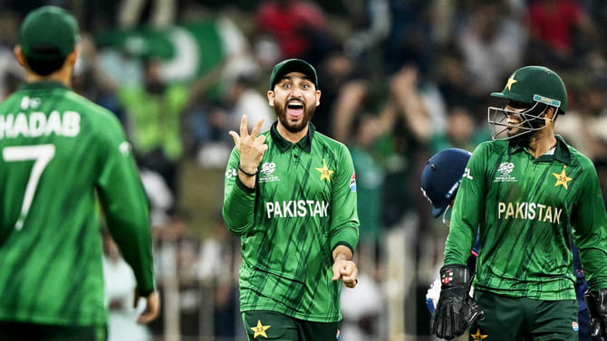 ಪಾಕಿಸ್ತಾನ್ ಗೆದ್ದರೆ ಸೆಮಿಫೈನಲ್ ಪಂದ್ಯ ಶಿಫ್ಟ್!