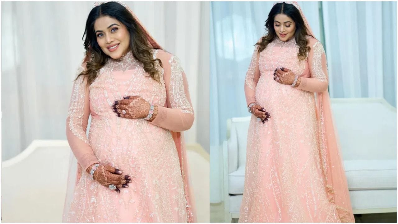 ಈ ನಟಿ ಶೀಘ್ರದಲ್ಲೇ ಮತ್ತೊಮ್ಮೆ ತಾಯ್ತನದ ಪಟ್ಟ ಅಲಂಕರಿಸಲಿದ್ದಾರೆ. ಪೂರ್ಣಾ ಕೆಲವು ದಿನಗಳ ಹಿಂದೆ ಈ ಒಳ್ಳೆಯ ಸುದ್ದಿಯನ್ನು ಬಹಿರಂಗಪಡಿಸಿದರು. ಈಗ ಅವರ ಫೋಟೋ ಗಮನ ಸೆಳಯೋ ರೀತಿಯಲ್ಲಿ ಇದೆ.  