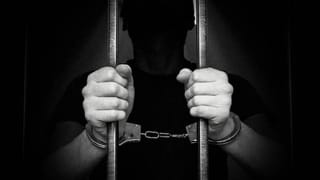 ಮೂರು ಮಕ್ಕಳ ಕೊಂದು ಶಿಕ್ಷೆ ಅನುಭವಿಸಿ ಬಂದಿದ್ದ ವ್ಯಕ್ತಿ, ಮಹಿಳೆಯ ಕೊಂದು ರೈಲಿನೆದುರು ಹಾರಿ ಆತ್ಮಹತ್ಯೆ