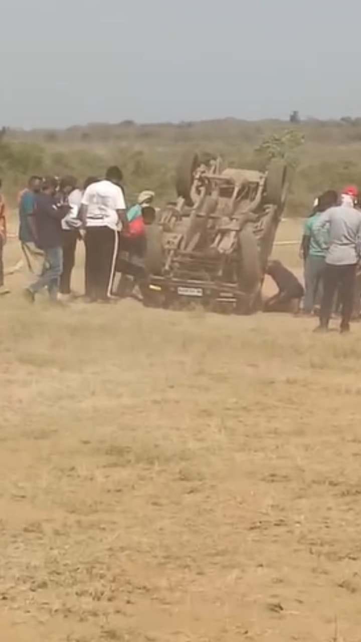 ರೇಸಿಂಗ್​​ ವೇಳೆ ನಿಯಂತ್ರಣ ತಪ್ಪಿ ಪಲ್ಟಿಯಾದ ಕಾರು