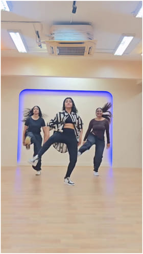 ರಾಗಿಣಿ ಪ್ರಜ್ವಲ್ ಡ್ಯಾನ್ಸ್​​​ಗೆ ಅವರೇ ಸರಿಸಾಟಿ