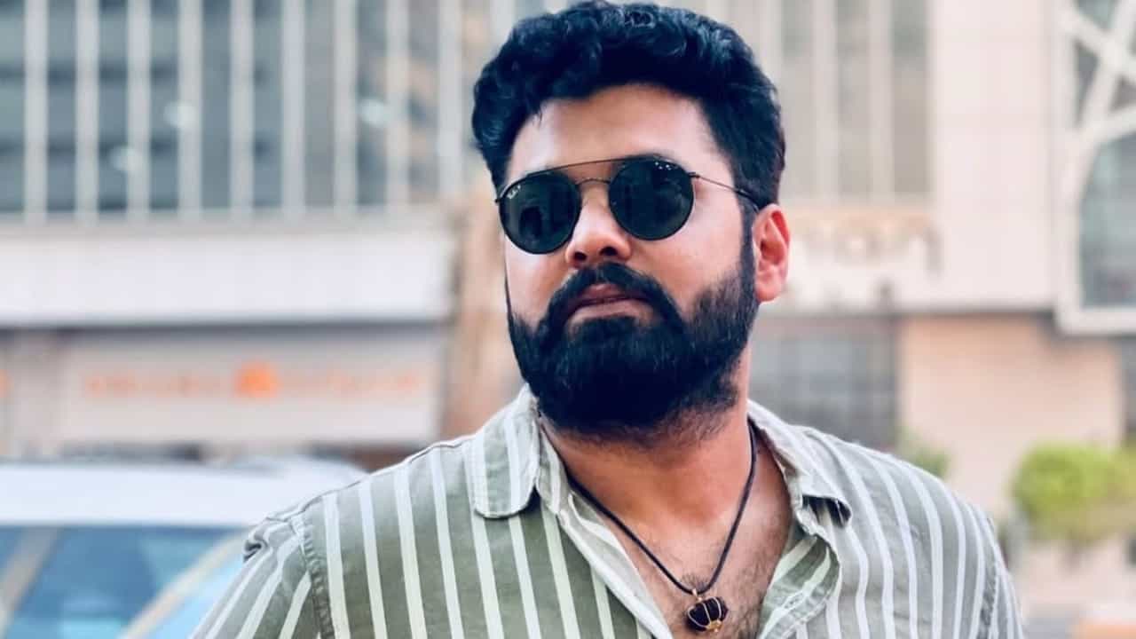 ರಕ್ಷಿತ್ ಶೆಟ್ಟಿ ಹೇಗಿದ್ದಾರೆ, ಏನು ಮಾಡ್ತಿದ್ದಾರೆ? ಗೆಳೆಯ ಹೇಮಂತ್ ಕೊಟ್ಟರು ಉತ್ತರ ರಕ್ಷಿತ್ ಶೆಟ್ಟಿ ಹೇಗಿದ್ದಾರೆ, ಏನು ಮಾಡ್ತಿದ್ದಾರೆ? ಗೆಳೆಯ ಹೇಮಂತ್ ಕೊಟ್ಟರು ಉತ್ತರ