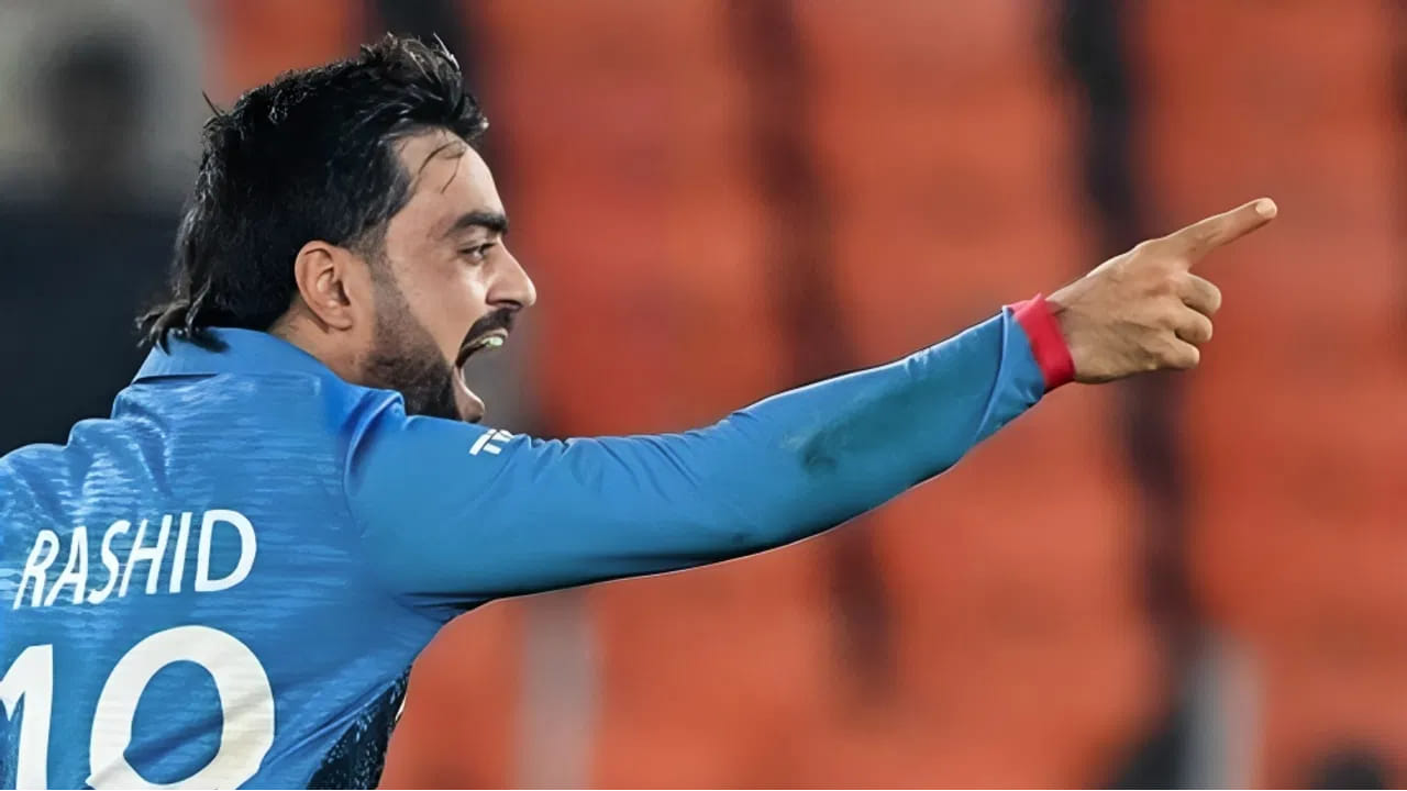 ರಶೀದ್ ಖಾನ್ ವಿರುದ್ಧ 28ನೇ ವರ್ಷದ ಟಿ20 ನಡೆದಿತ್ತು. ಈ ವೇಳೆ 24 ರನ್ ನೀಡಿ 1 ಕಬಳಿಸಿದ್ದಾರೆ. ಈ ಒಂದು ಸೂಚನೆಯೊಂದಿಗೆ ಟಿ20 ಕ್ರಿಕೆಟ್‌ನಲ್ಲಿ 700 ರನ್ ಗಳಿಸಿದೆ.