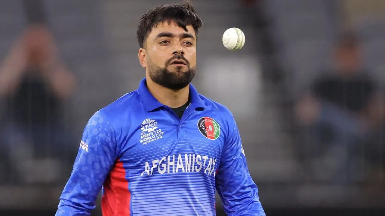 ಅಂದರೆ ಟಿ20 ಕ್ರಿಕೆಟ್ ಇತಿಹಾಸದಲ್ಲೇ ಯಾರೂ ಕೂಡ 700 ರನ್ ಪಡೆದಿರಲಿಲ್ಲ. ಈ ಮೂವರು ಬೌಲರ್‌ಗಳು 600ಕ್ಕಿಂತ ಹೆಚ್ಚು ಹಿಂದೆ ಕಬಳಿಸಿ ಈ ಸಾಧನೆ ಮಾಡಿದ್ದರು. ಇದೀಗ ಆರು ನೂರರ ಪಟ್ಟಿಯಿಂದ ರಶೀದ್ ಖಾನ್ ಏಳು ನೂರರ ಪಟ್ಟಿಗೆ ಎಂಟ್ರಿ ಕೊಟ್ಟಿದ್ದಾರೆ. ಅದು ಸಹ ತನ್ನ 27ನೇ ವಯಸ್ಸಿನಲ್ಲಿ ಎಂಬುದು ಇಲ್ಲಿ ಉಲ್ಲೇಖಾರ್ಹ. 