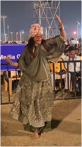 ಹಾಡಿ ಕುಣಿಯುತ್ತಾ ಶಿವರಾತ್ರಿ ಆಚರಿಸಿದ ಸಂಗೀತಾ ಶೃಂಗೇರಿ