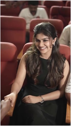 ಚೆಲುವೆಯ ನೋಟ ಚೆನ್ನ; ಸಂಜನಾ ಆನಂದ್ ನಗು ಎಲ್ಲರಿಗೂ ಇಷ್ಟ