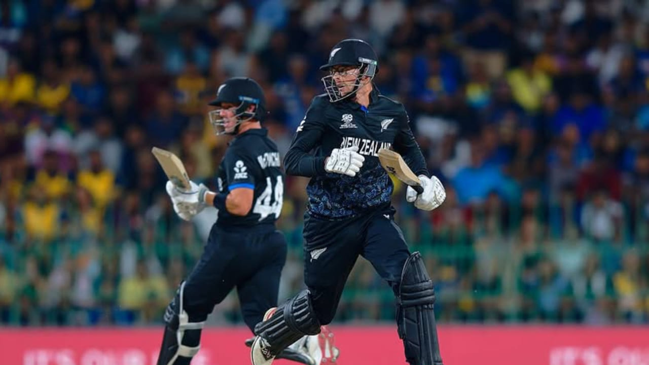 ಇದರ ಜೊತೆಗೆ ಮೆಕ್‌ಕಾಂಚಿ ಜೊತೆಗೂಡಿ ಮಿಚೆಲ್ ಸ್ಯಾಂಟ್ನರ್ 26 ಎಸೆತಗಳಲ್ಲಿ 4 ಸಿಕ್ಸರ್ ಮತ್ತು 2 ಬೌಂಡರಿ ಸೇರಿದಂತೆ 47 ರನ್ ಗಳಿಸಿದರು. ನ್ಯೂಜಿಲೆಂಡ್ ಇನ್ನಿಂಗ್ಸ್‌ನ ಕೊನೆಯ ಎಸೆತದಲ್ಲಿ ಅವರು ಔಟಾದರು. ಮೆಕ್‌ಕಾಂಚಿ 23 ಎಸೆತಗಳಲ್ಲಿ 3 ಬೌಂಡರಿ ಮತ್ತು 2 ಸಿಕ್ಸರ್‌ಗಳೊಂದಿಗೆ 31 ರನ್ ಗಳಿಸಿ ಅಜೇಯರಾಗುಳಿದರು.