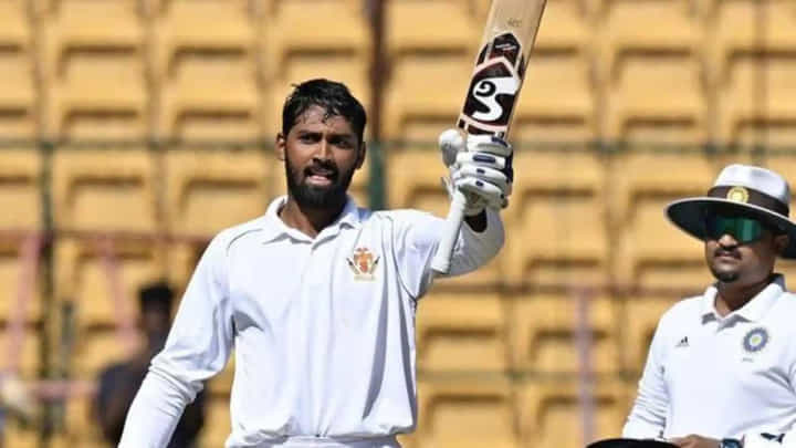 ರಣಜಿ ಸೆಮಿಫೈನಲ್: ಸ್ಮರಣ್ ಸತತ 2ನೇ ಶತಕ; 800 ರನ್ಗಳ ಗಡಿ ದಾಟಿದ ಕರ್ನಾಟಕ ರಣಜಿ ಸೆಮಿಫೈನಲ್: ಸ್ಮರಣ್ ಸತತ 2ನೇ ಶತಕ; 800 ರನ್ಗಳ ಗಡಿ ದಾಟಿದ ಕರ್ನಾಟಕ