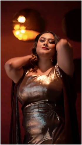 ಗ್ಲಾಮರಸ್ ಅವತಾರದಲ್ಲಿ ಮಿಂಚಿದ ತನಿಷಾ ಕುಪ್ಪಂಡ