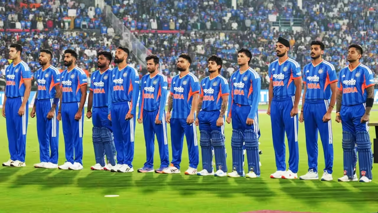 ಟಿ20 ವಿಶ್ವಕಪ್​ಗೆ ಭಾರತ ತಂಡ: ಸೂರ್ಯಕುಮಾರ್ ಯಾದವ್ (ನಾಯಕ), ಅಕ್ಷರ್ ಪಟೇಲ್ (ಉಪನಾಯಕ), ಅಭಿಷೇಕ್ ಶರ್ಮಾ, ತಿಲಕ್ ವರ್ಮಾ, ಹಾರ್ದಿಕ್ ಪಾಂಡ್ಯ, ಶಿವಂ ದುಬೆ, ಸಂಜು ಸ್ಯಾಮ್ಸನ್ (ವಿಕೆಟ್ ಕೀಪರ್), ಜಸ್​ಪ್ರೀತ್ ಬುಮ್ರಾ, ಅರ್ಷದೀಪ್ ಸಿಂಗ್, ವರುಣ್ ಚಕ್ರವರ್ತಿ, ವಾಷಿಂಗ್ಟನ್ ಸುಂದರ್, ಕುಲ್ದೀಪ್ ಯಾದವ್, ಇಶಾನ್ ಕಿಶನ್ (ವಿಕೆಟ್ ಕೀಪರ್), ರಿಂಕು ಸಿಂಗ್, ಮೊಹಮ್ಮದ್ ಸಿರಾಜ್.